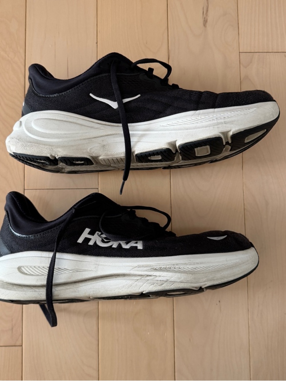 Men’s Hoka Bondi 9 Black and White - Picture 3 of 6